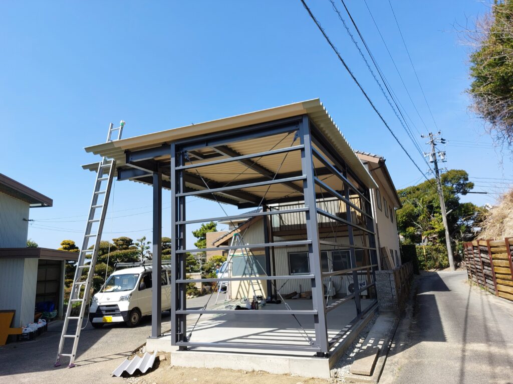 菊川市にて、新築倉庫屋根・外壁工事を致しました。