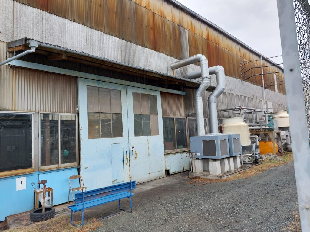 掛川市、鉄工所の外壁張替工事に携わりました。