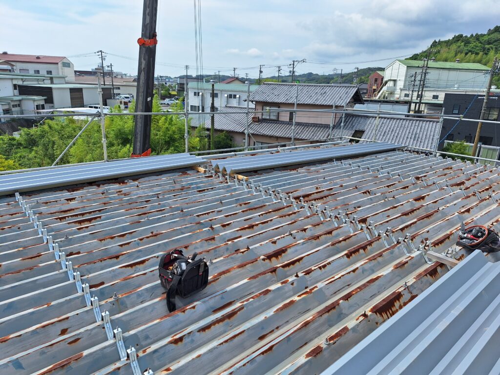 牧之原市にて休憩所屋根雨漏り改修