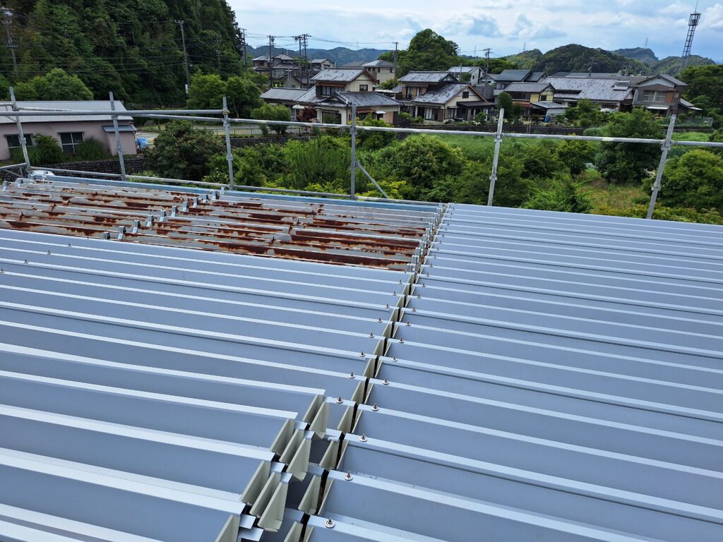 牧之原市にて休憩所屋根雨漏り改修