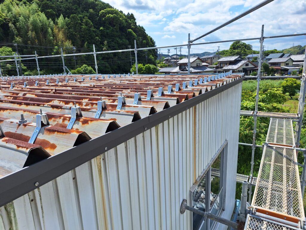 牧之原市にて休憩所屋根雨漏り改修