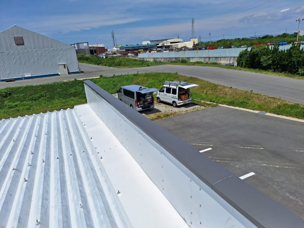 雨漏り修理　磐田市にて、事務所屋根雨漏り修繕工事を致しました。