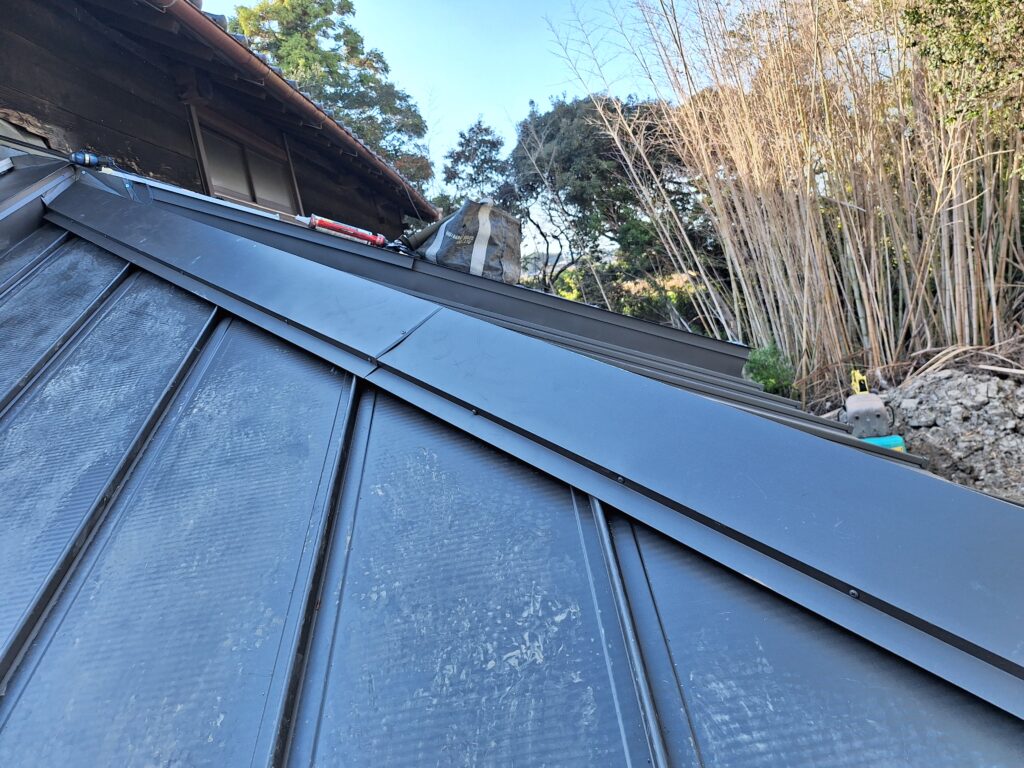 菊川市　瓦屋根部分的に葺き替え