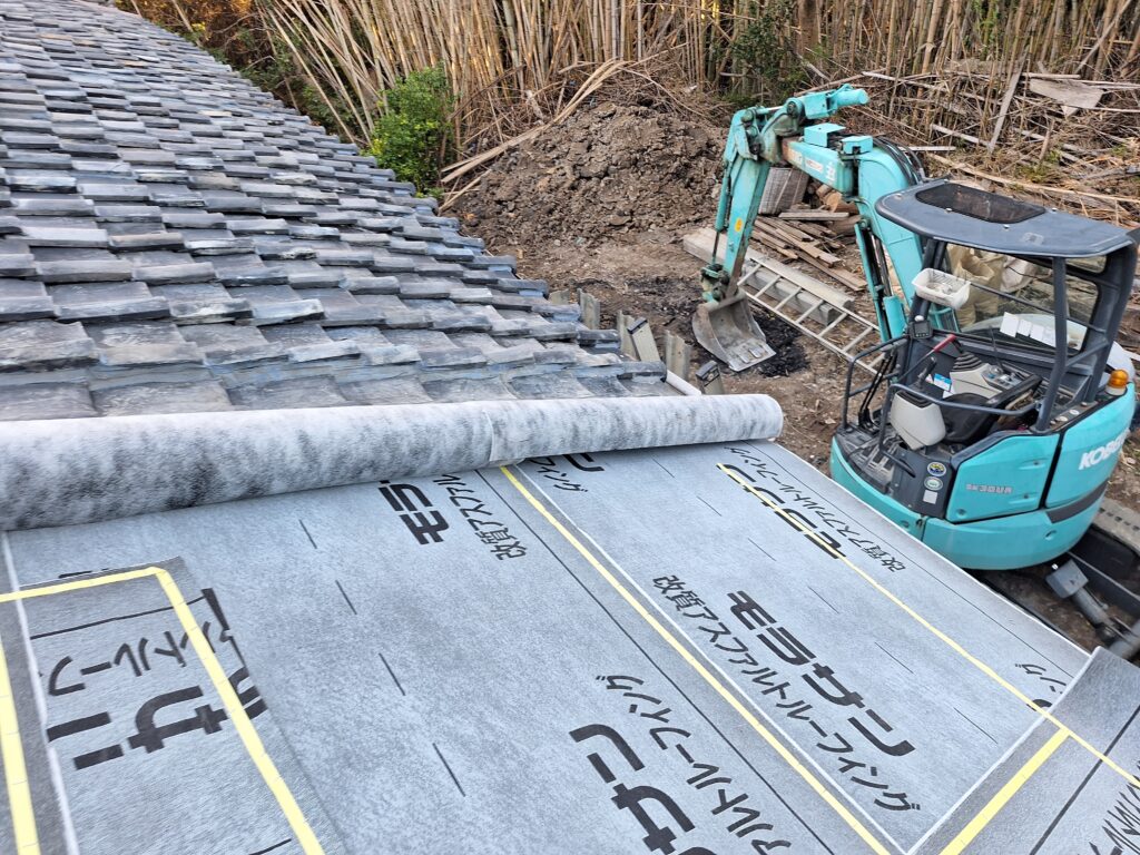 菊川市　瓦屋根部分的に葺き替え