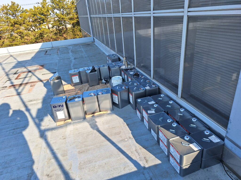 磐田市にて、シート防水屋根を塗膜防水にて施工致しました。