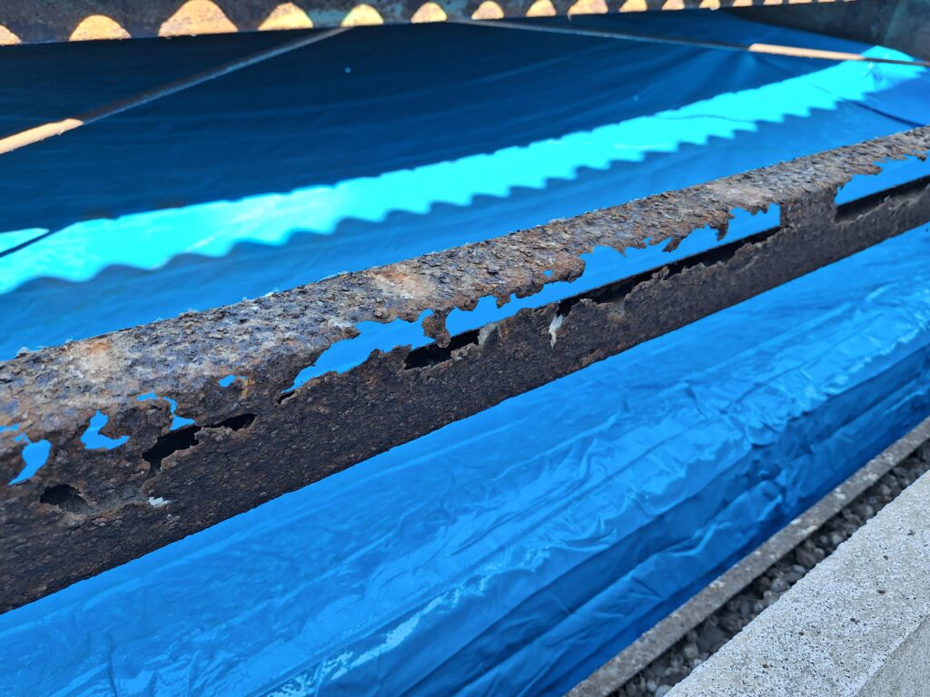 掛川市　スレート屋根のズレ