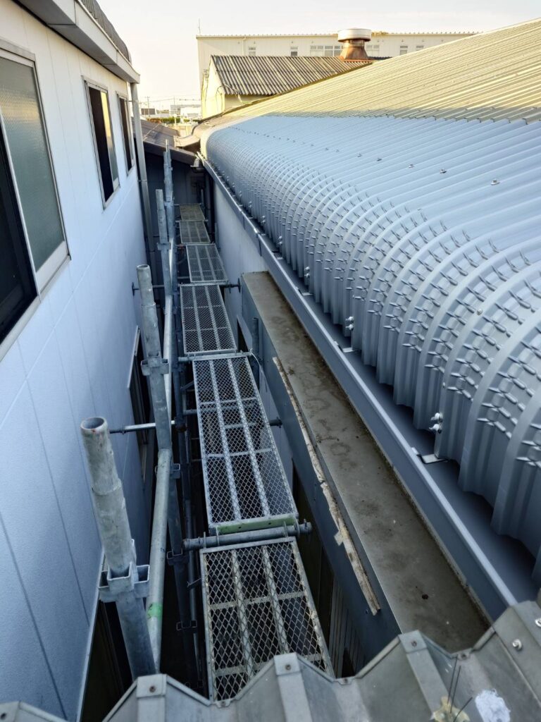 掛川市　スレート屋根のズレ