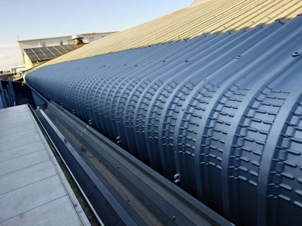 掛川市　スレート屋根のズレ