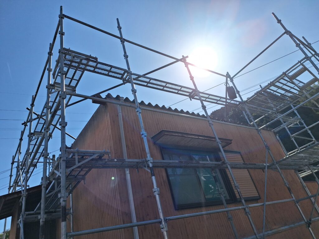 牧之原市　車庫屋根折板カバールーフ