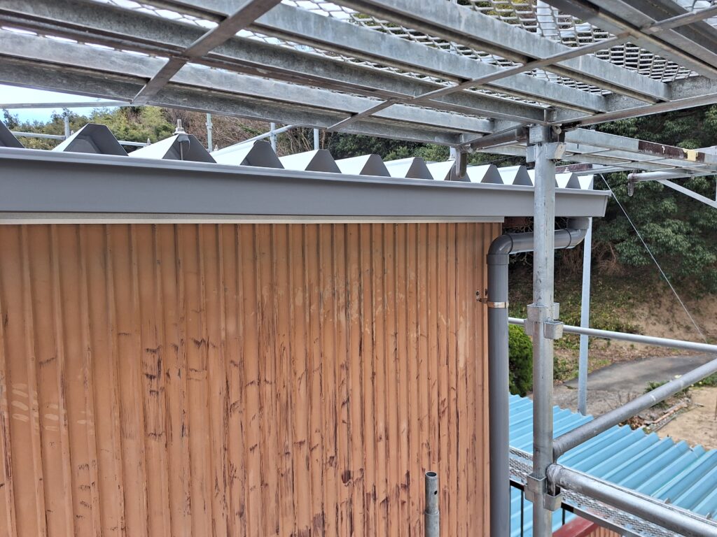 牧之原市　車庫屋根折板カバールーフ