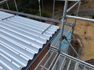 牧之原市　車庫屋根折板カバールーフ