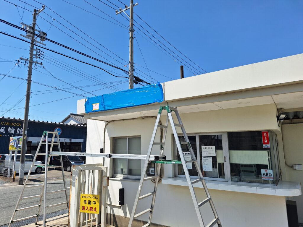 袋井市　工場守衛室パネル取替工事