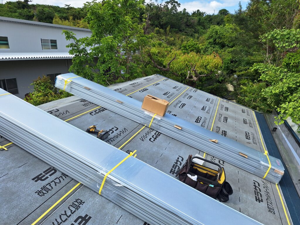 雨漏り修理　牧之原市にて、カラーベスト屋根の雨漏り改修工事