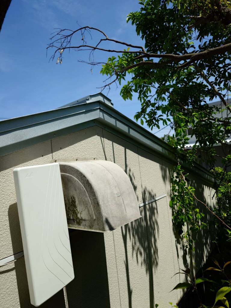 雨漏り修理　牧之原市にて、カラーベスト屋根の雨漏り改修工事